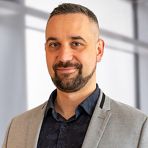 Prof. Dr. Lars Ackermann-Igl | Hof University of Applies Sciences