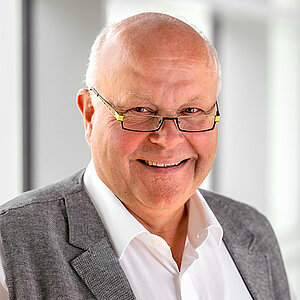 Prof. Dr. Jürgen Heym | Hof University of Applies Sciences Prof. Dr. Jürgen Heym | Hof University of Applies Sciences