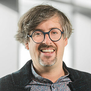 Prof. Dr. Christian Purucker | Hof University of Applies Sciences Prof. Dr. Christian Purucker | Hof University of Applies Sciences
